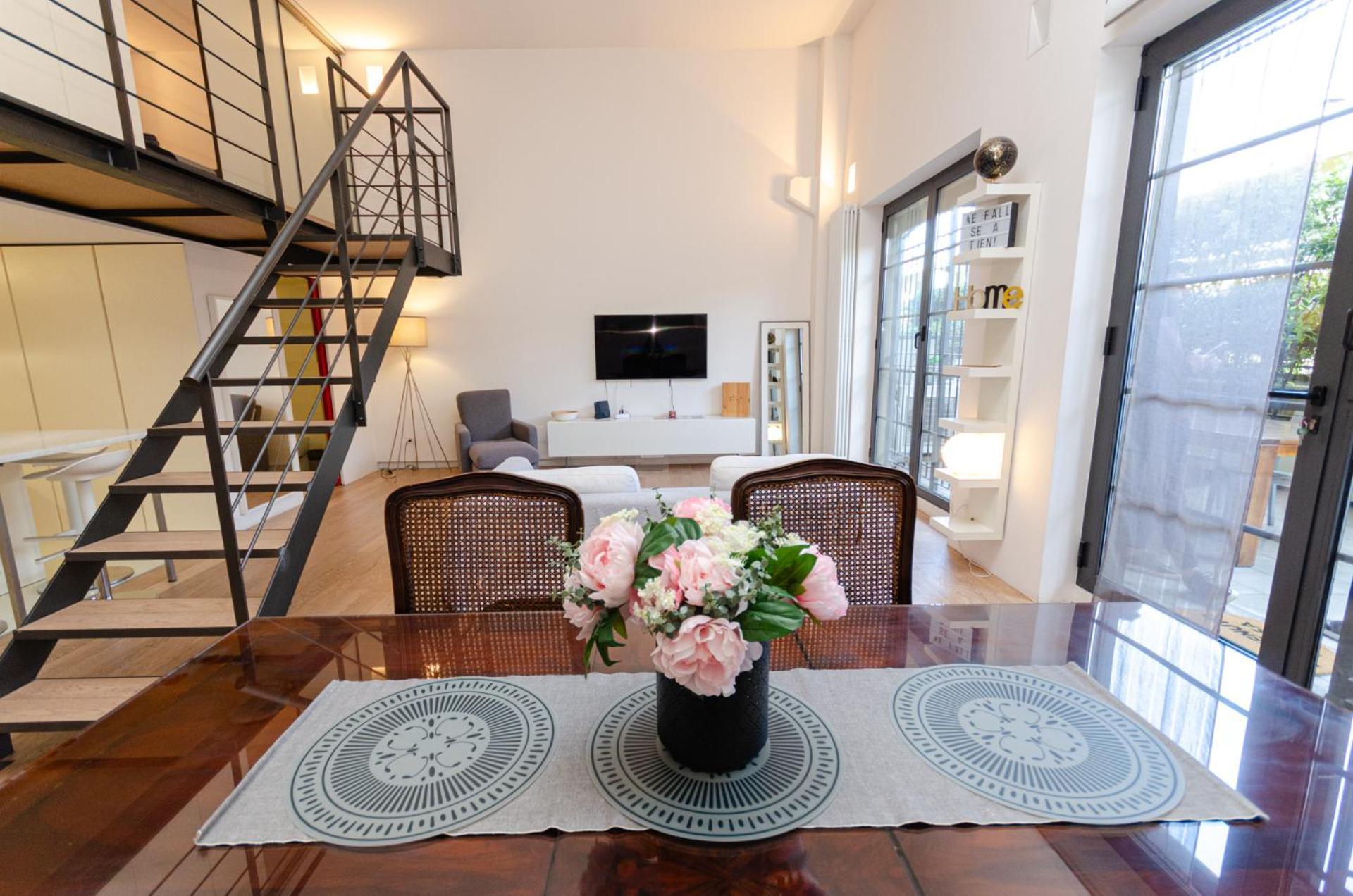 Vivimihome Loft Su Due Livelli Con Terrazzo Milaan Buitenkant foto